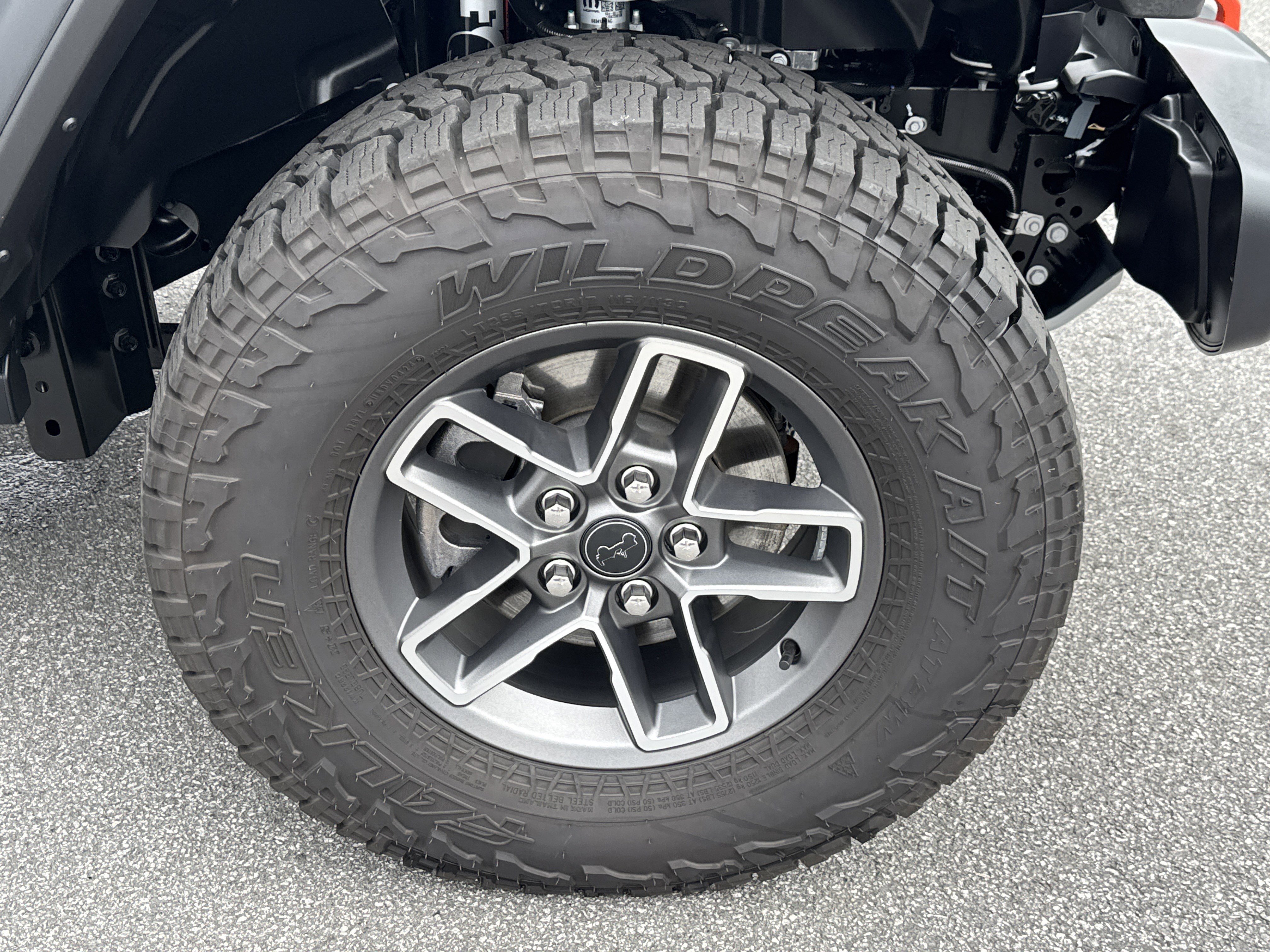 Used 2025 Jeep Gladiator Mojave w/ Convenience Group image 14