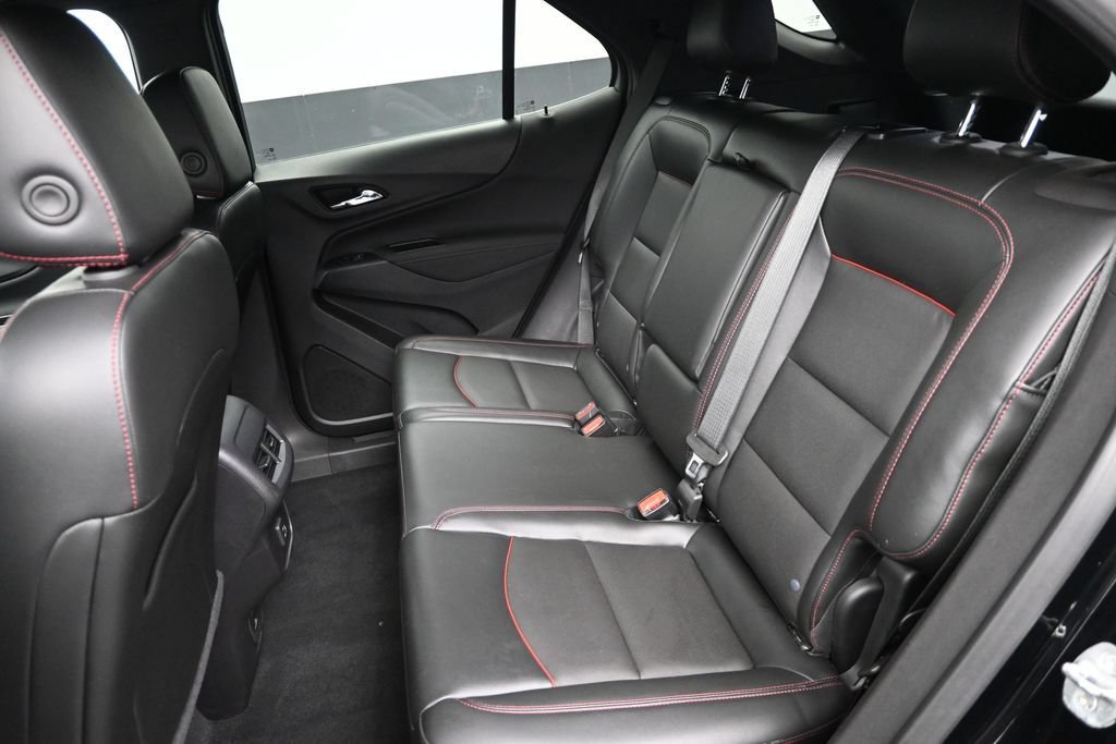 Used 2023 Chevrolet Equinox RS w/ RS Leather Package AWD/4WD image 16