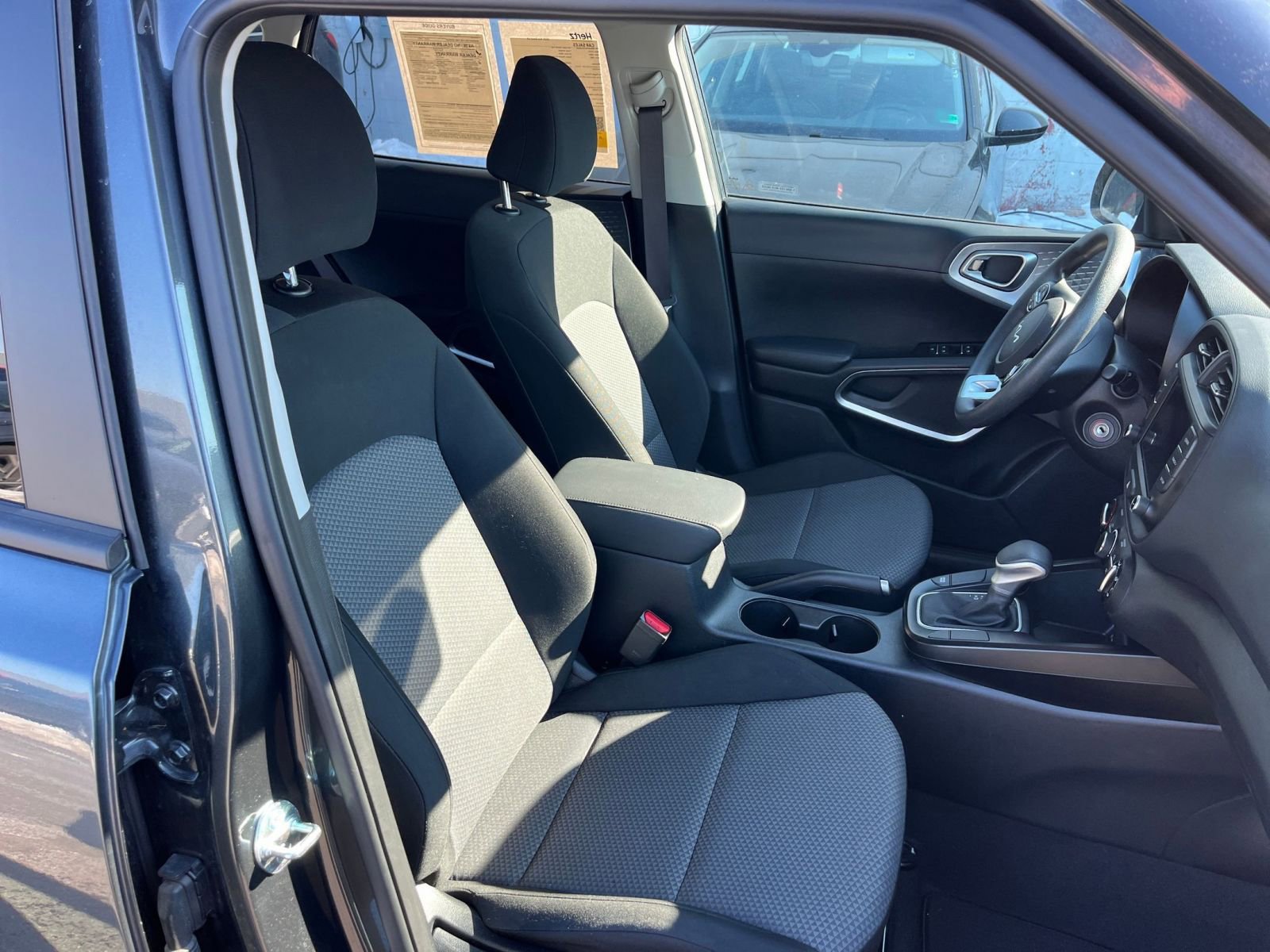 Used 2025 Kia Soul LX w/ LX Technology Package image 34