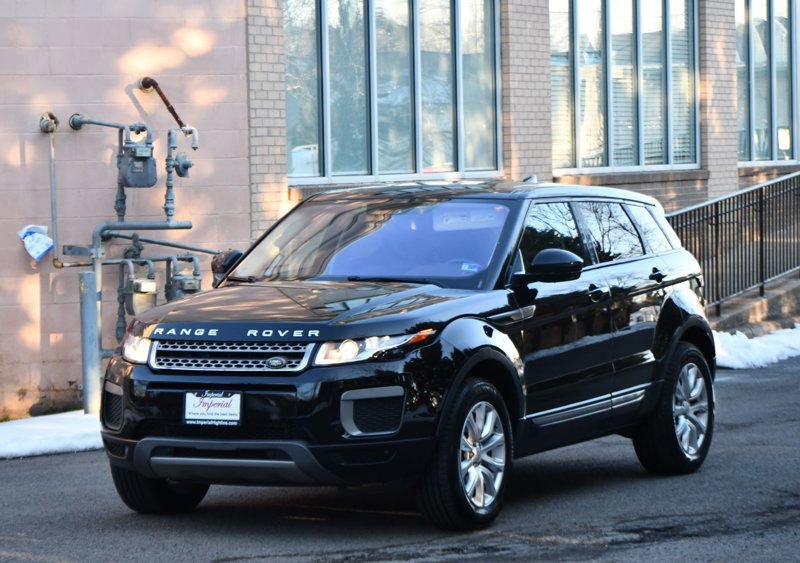 Used 2017 Land Rover Range Rover Evoque SE image 3