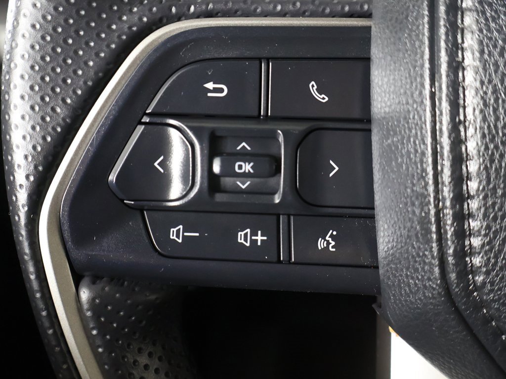 Used 2025 Toyota 4Runner SR5 image 36