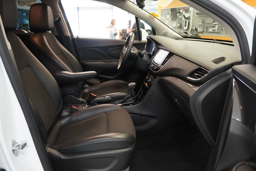 Used 2017 Buick Encore Sport Touring AWD/4WD image 32