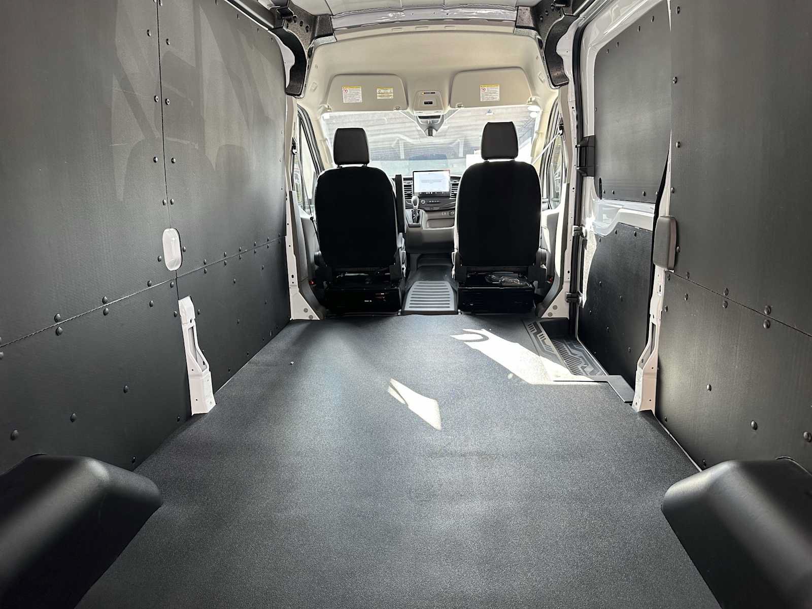 New 2026 Ford Transit 250 148 Medium Roof w/ Load Area Protection Package RWD image 18