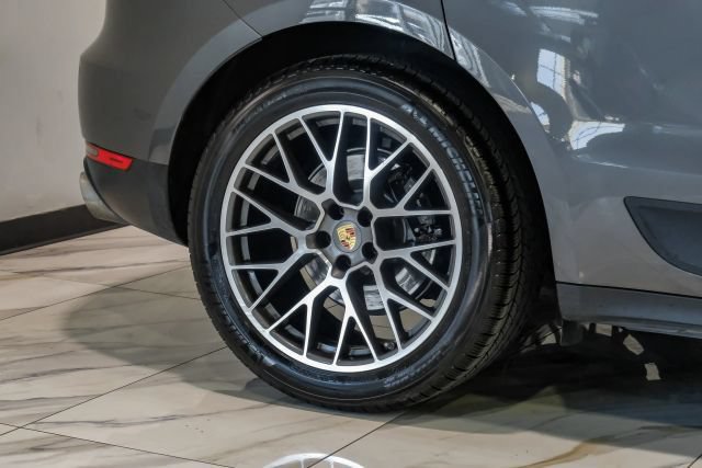 Used 2018 Porsche Macan Sport Edition AWD/4WD image 90