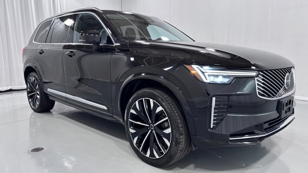 Certified 2025 Volvo XC90 B6 Plus AWD/4WD image 4
