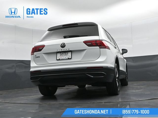 Used 2022 Volkswagen Tiguan SE FWD image 40