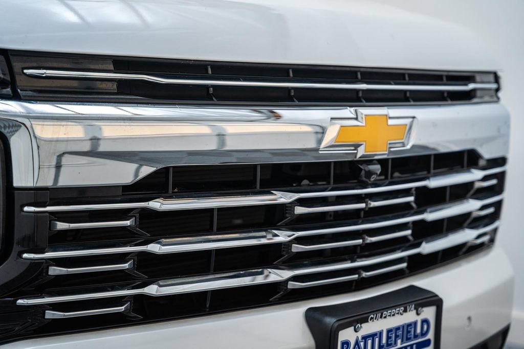 Used 2025 Chevrolet Tahoe Premier AWD/4WD image 14