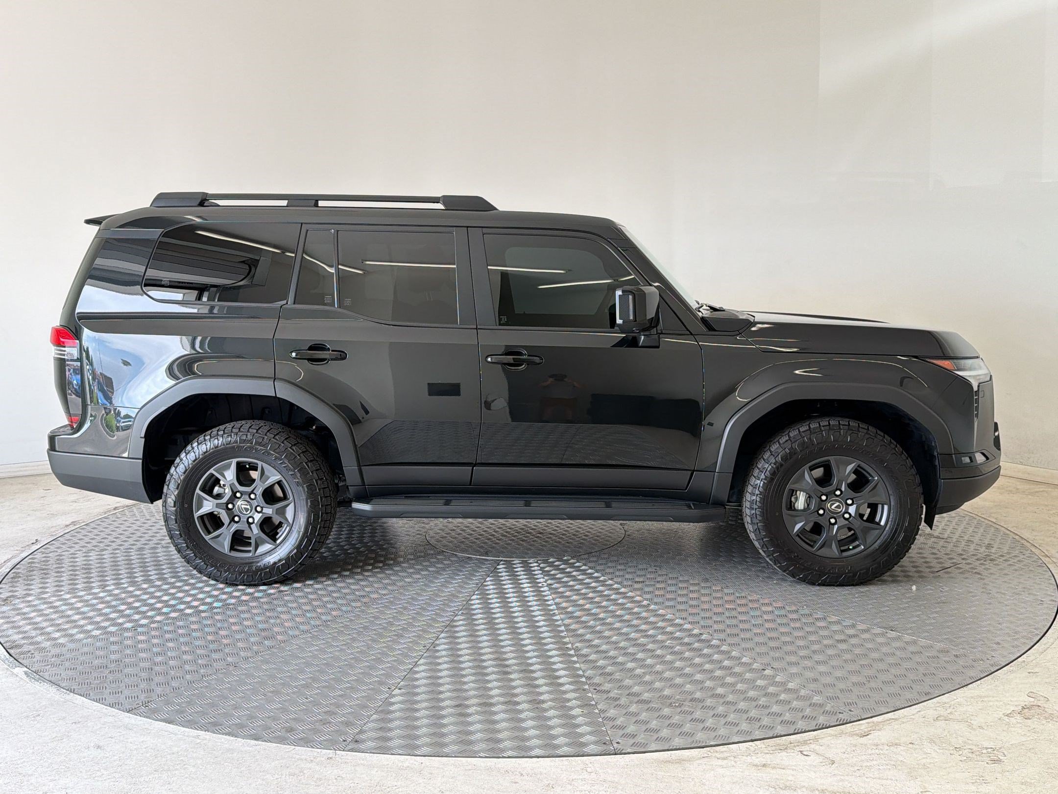 Used 2024 Lexus GX 550 AWD/4WD image 8