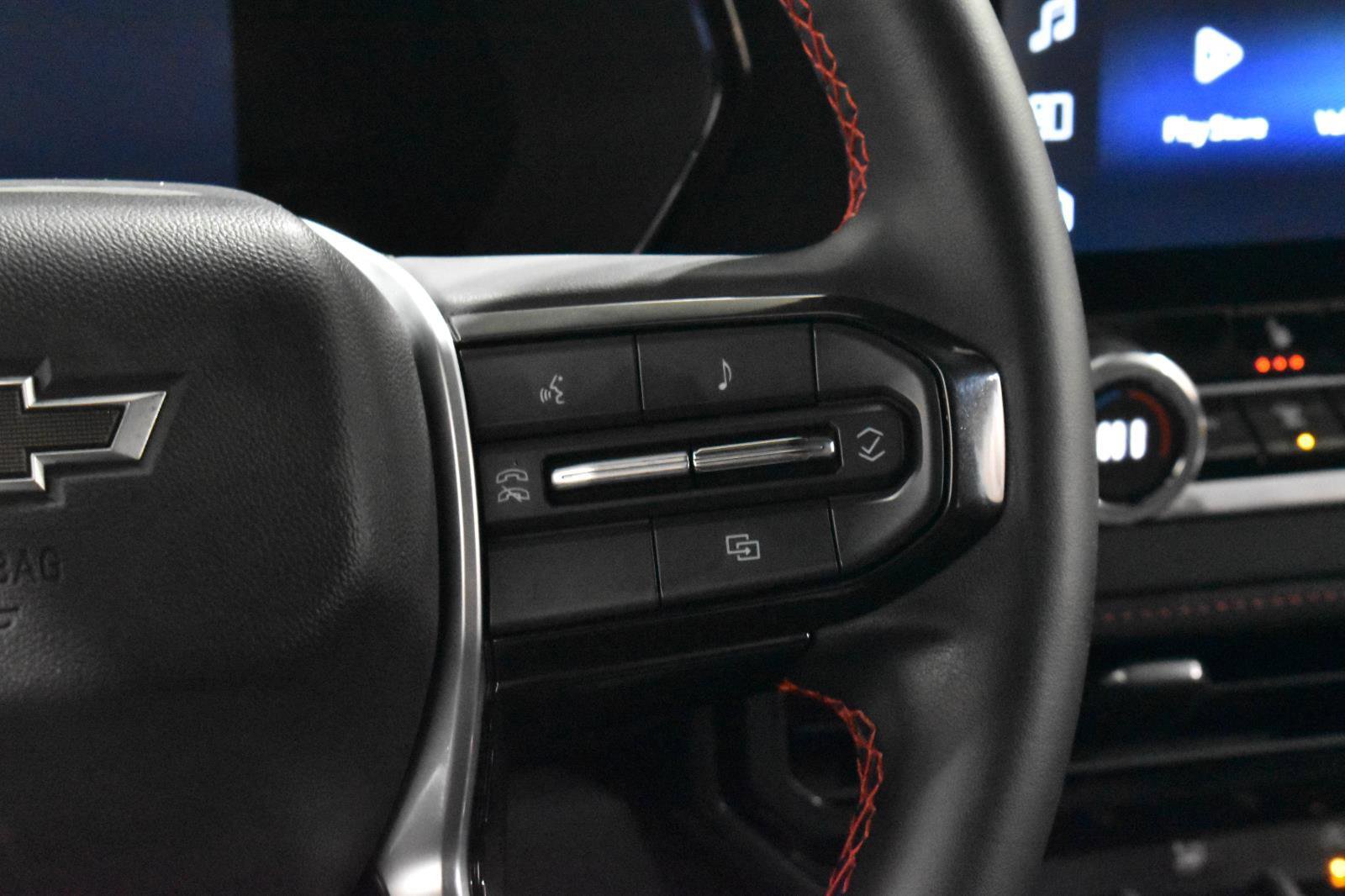 Used 2023 Chevrolet Colorado Z71 w/ Z71 Convenience Package 2 image 10