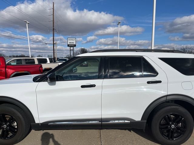 Used 2021 Ford Explorer XLT w/ Class III Trailer Tow Package AWD/4WD image 8