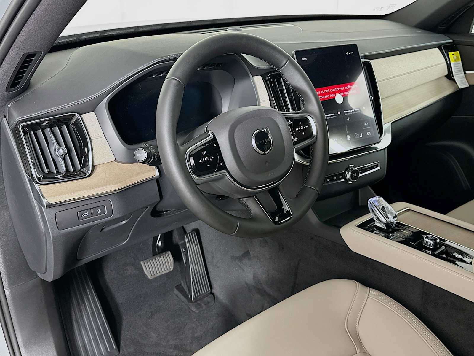 New 2026 Volvo XC90 T8 Plus w/ Protection Package AWD/4WD image 9