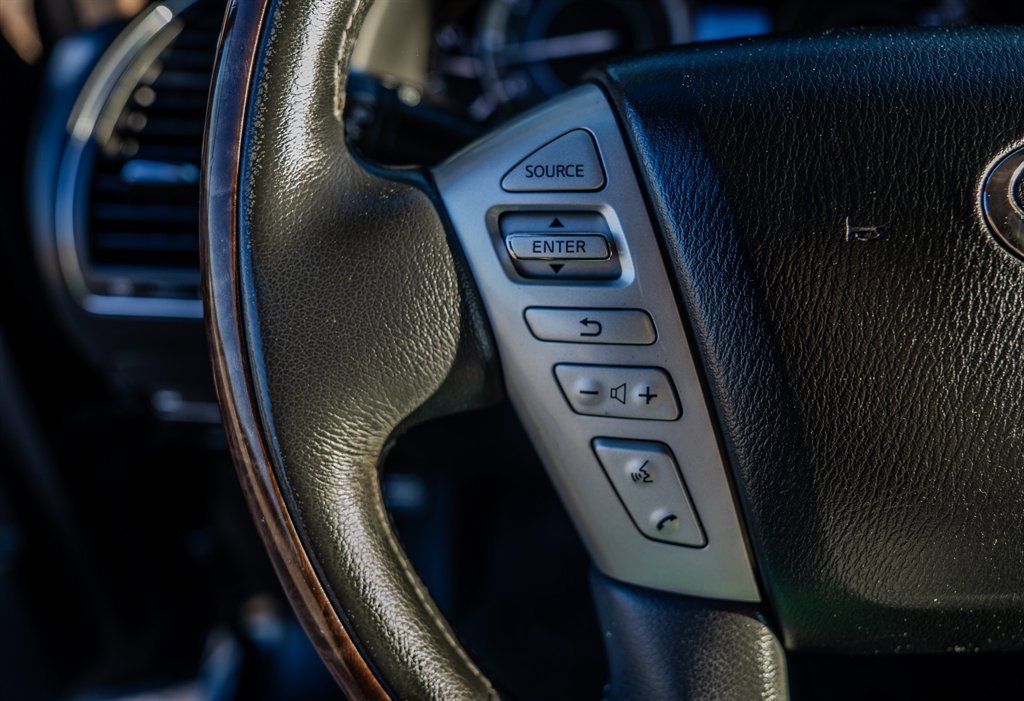 Used 2017 INFINITI QX80 2WD w/ Driver Assistance Package image 16