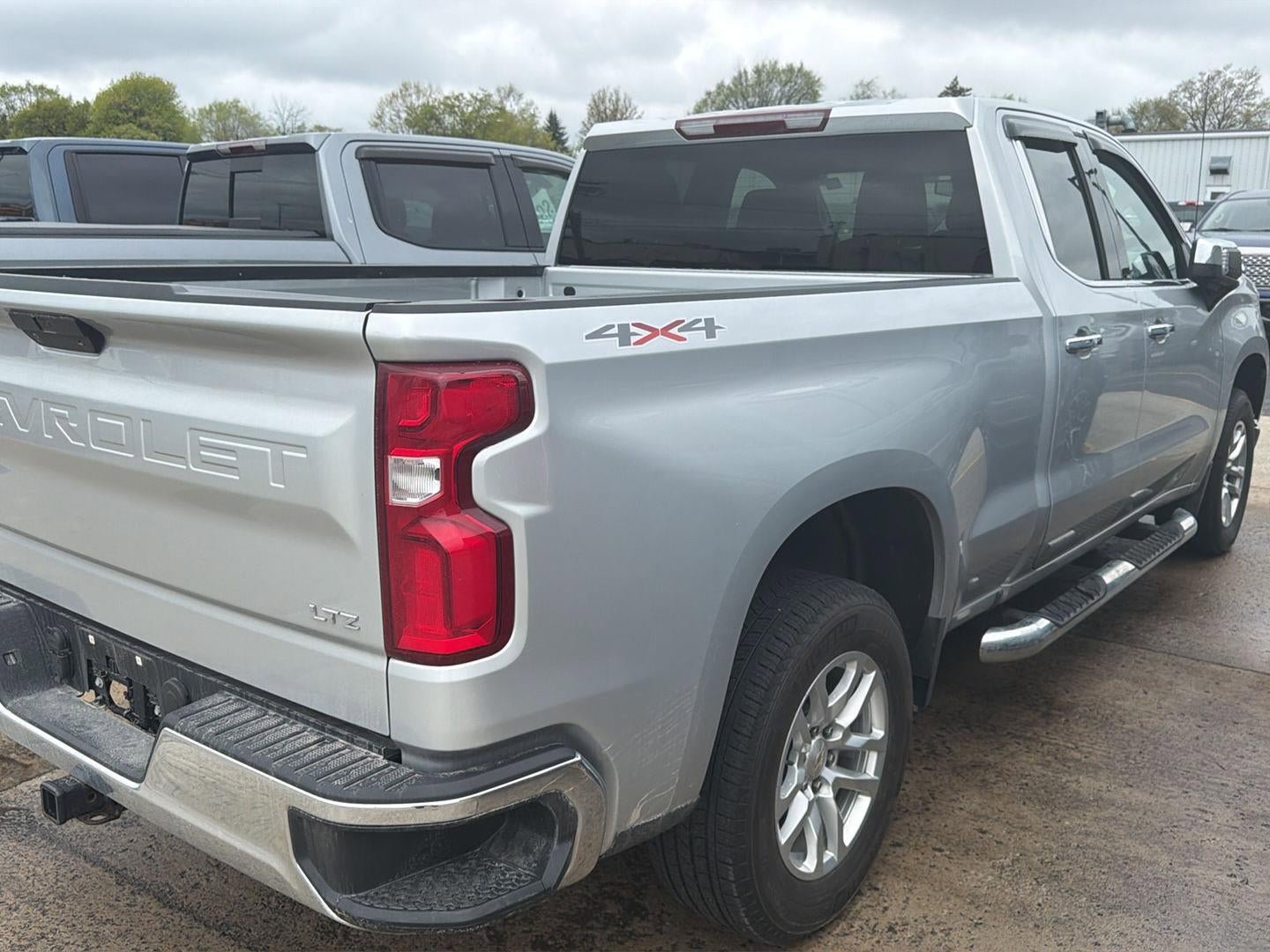 Used 2019 Chevrolet Silverado 1500 LTZ AWD/4WD image 12