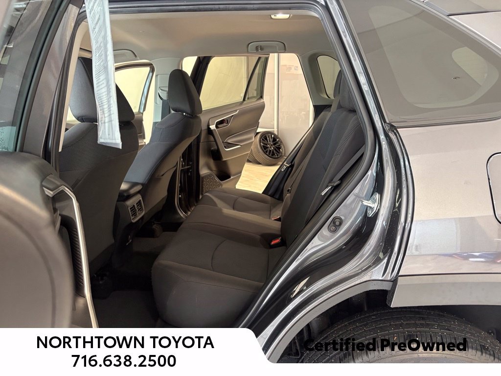 Used 2022 Toyota RAV4 LE w/ Carpet Mat Package (TMS) AWD/4WD image 21