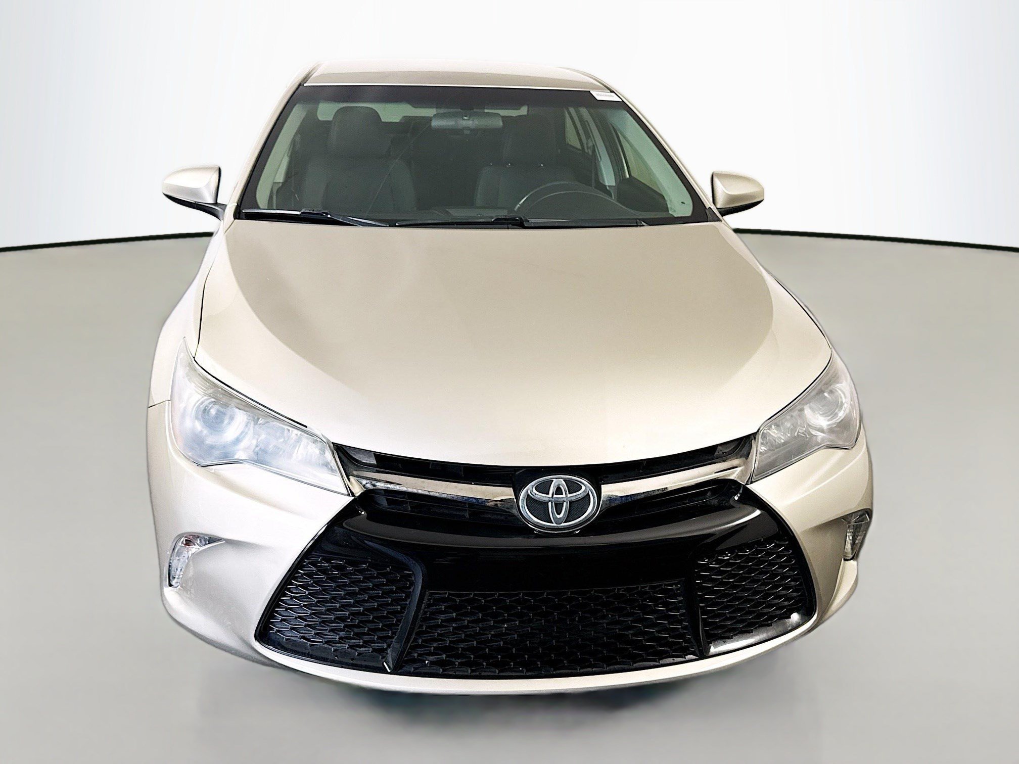 Used 2017 Toyota Camry SE FWD image 2