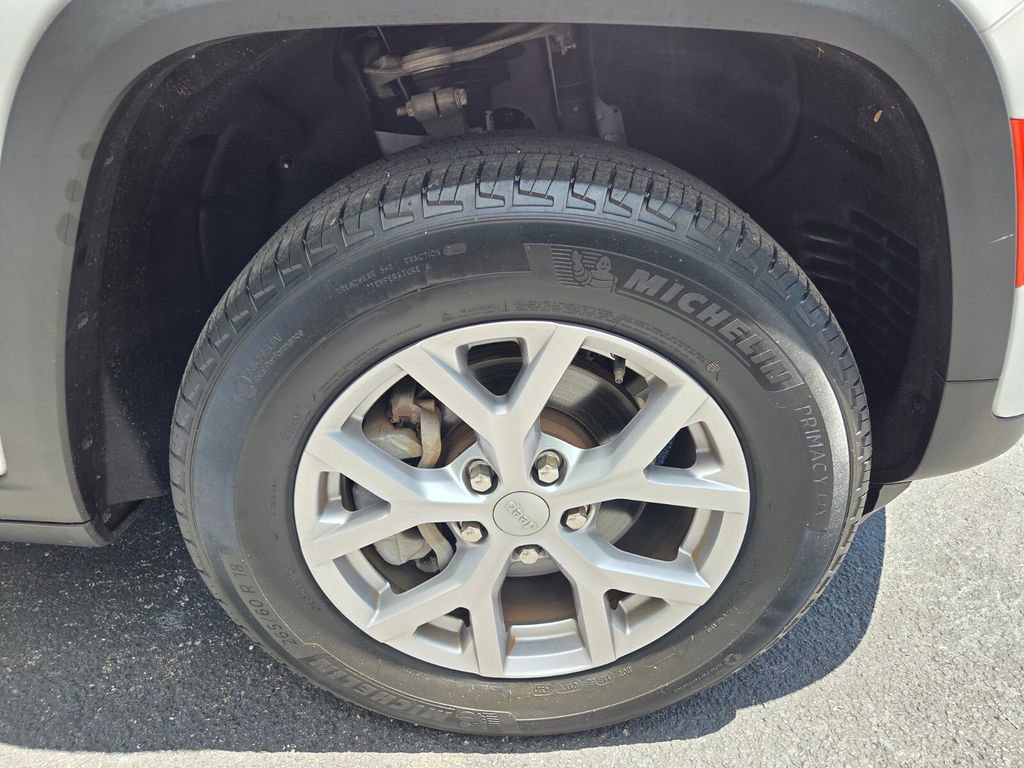Used 2022 Jeep Grand Cherokee Limited AWD/4WD image 21