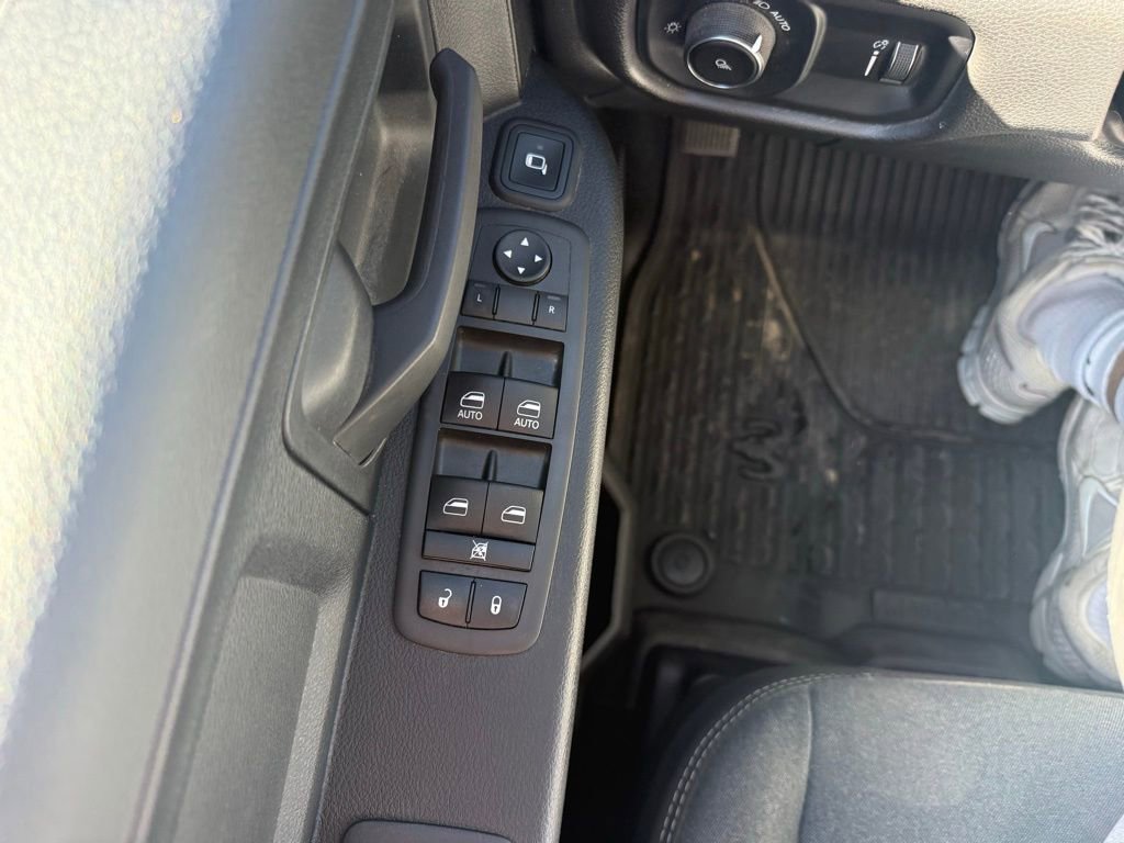 Used 2024 RAM 3500 Tradesman w/ Chrome Appearance Group image 28