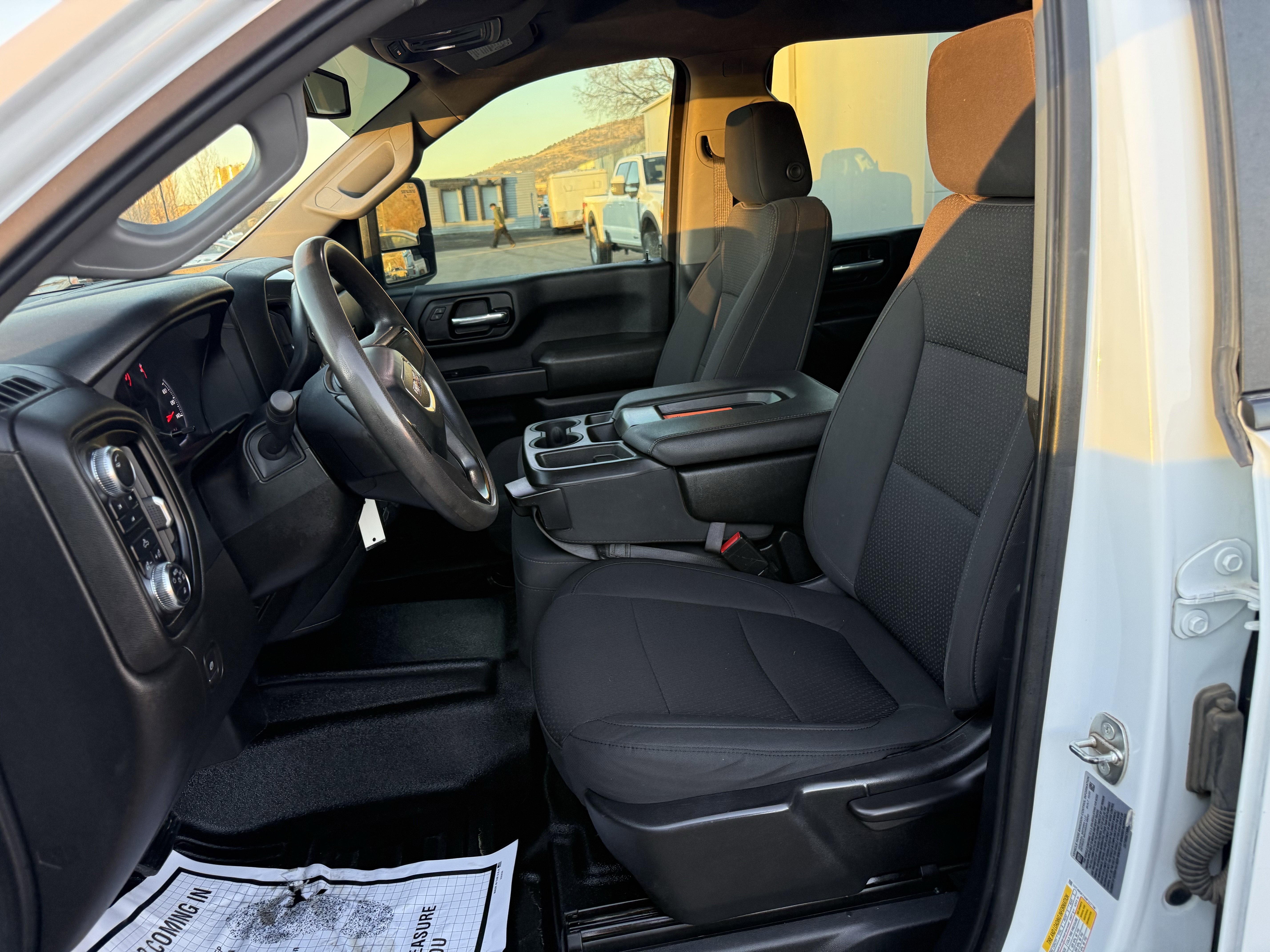 Used 2022 GMC Sierra 3500 Pro w/ Fleet Convenience Package image 7