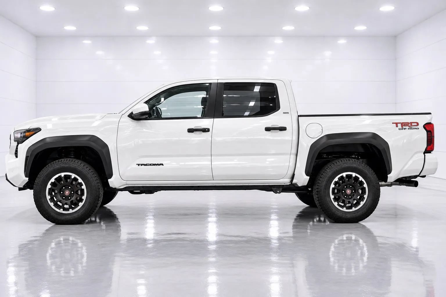 Used 2024 Toyota Tacoma TRD Off-Road AWD/4WD image 2