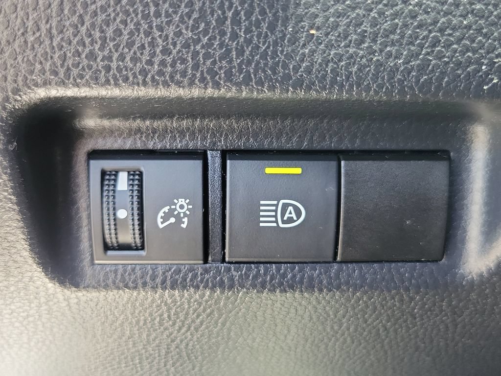 Used 2019 Toyota RAV4 XLE FWD image 20