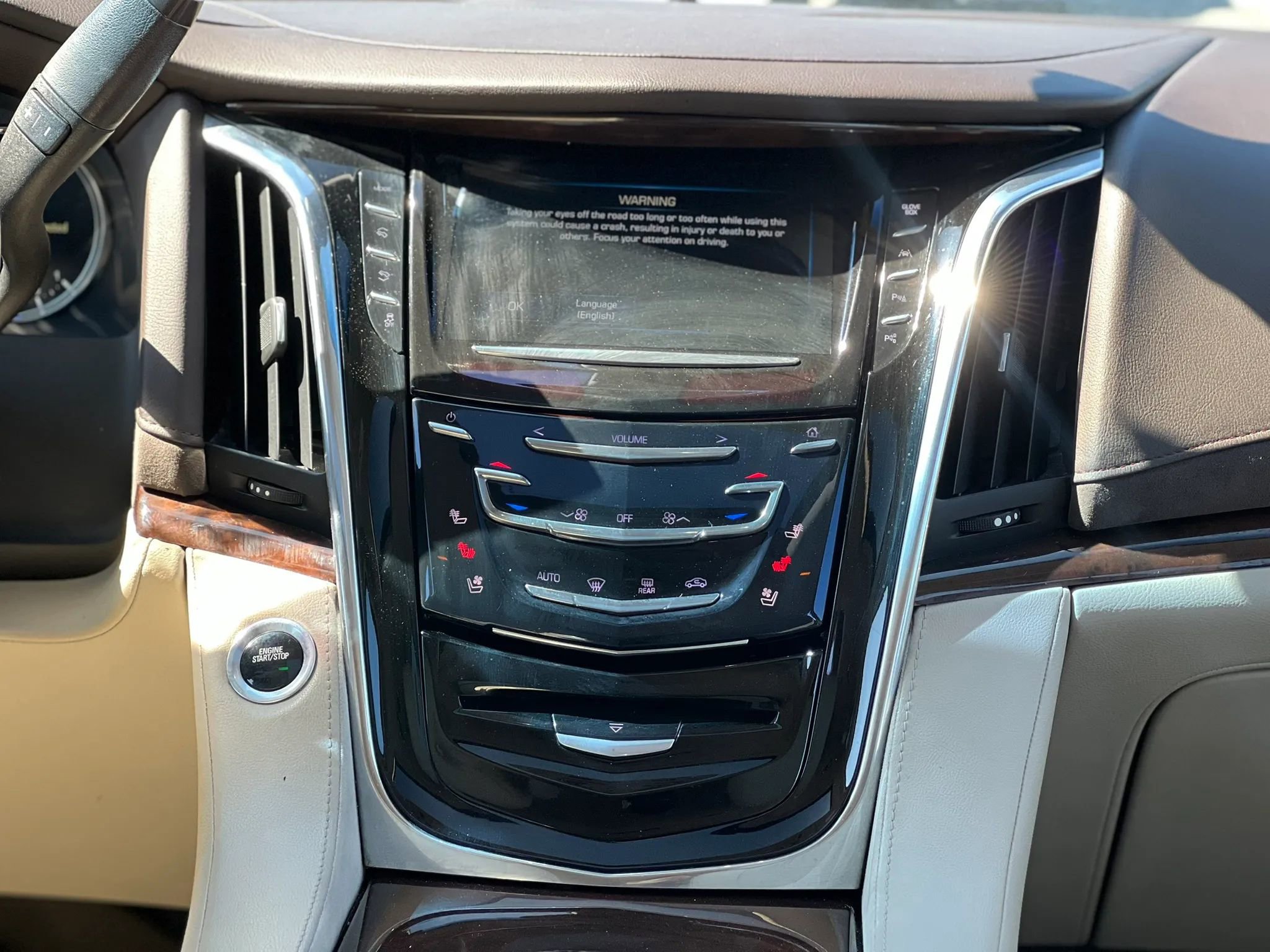 Used 2017 Cadillac Escalade Premium Luxury AWD/4WD image 16