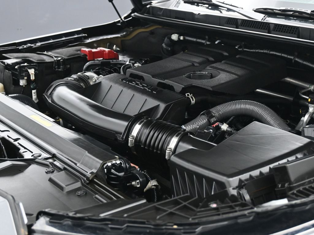 Used 2025 Nissan Frontier SV image 23