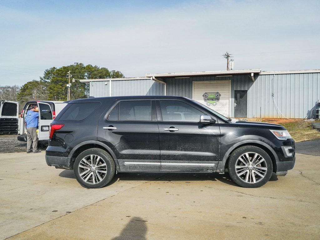 Used 2017 Ford Explorer Platinum image 3