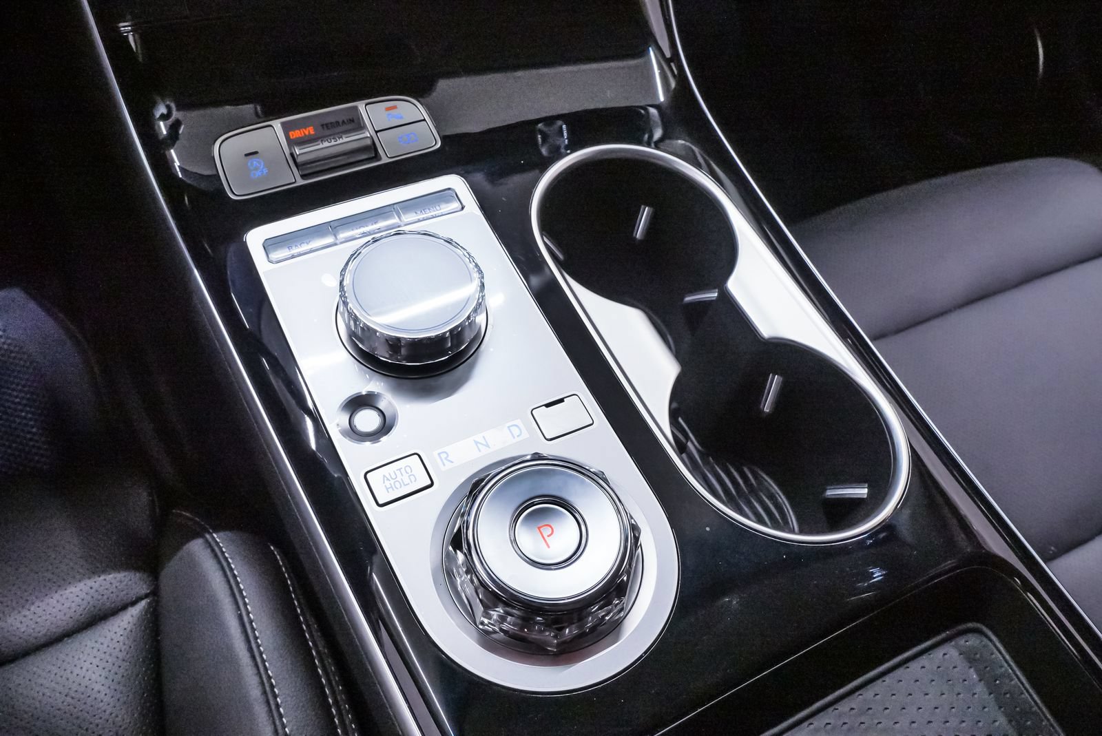 Certified 2026 Genesis GV70 2.5T AWD/4WD image 17