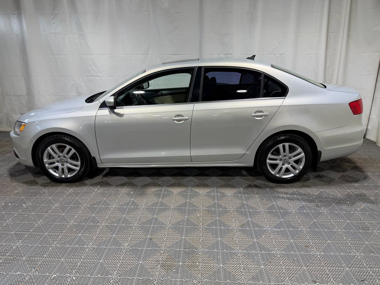 Used 2012 Volkswagen Jetta TDI FWD image 5