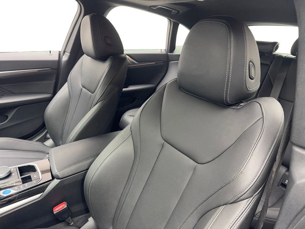 Used 2023 BMW i4 eDrive35 image 28