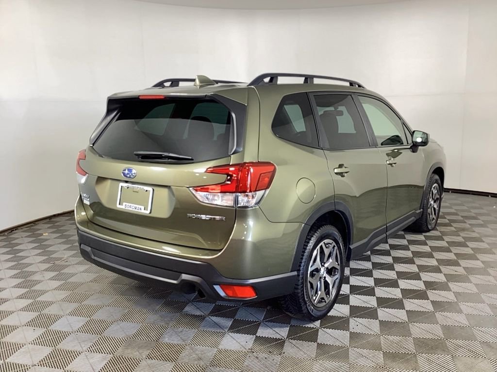 Used 2022 Subaru Forester Premium image 2