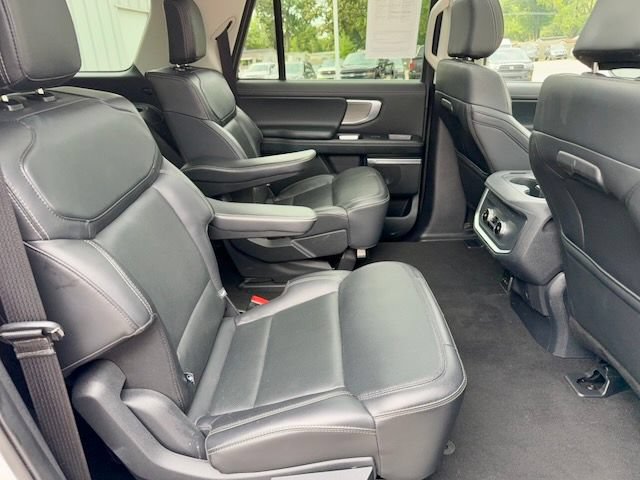 Used 2025 Ford Expedition Max Platinum AWD/4WD image 10