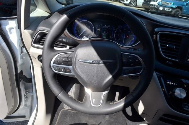 Used 2023 Chrysler Voyager LX image 19