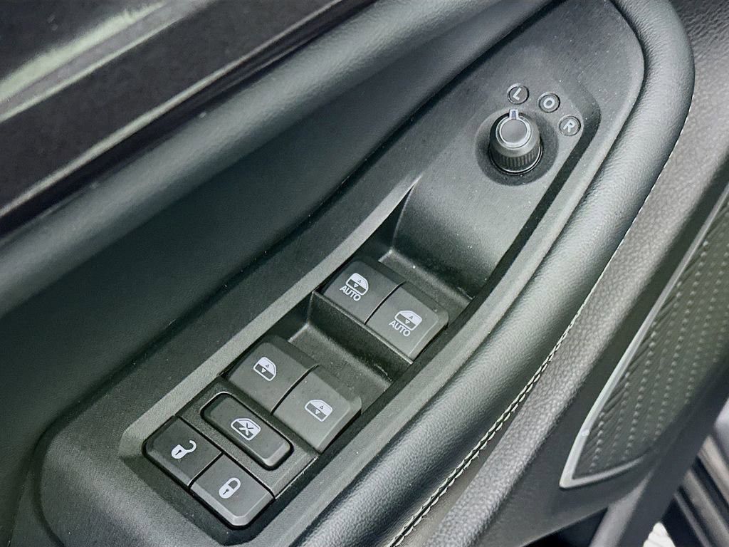 Certified 2022 Jeep Grand Cherokee Laredo w/ Luxury Tech Group I image 27