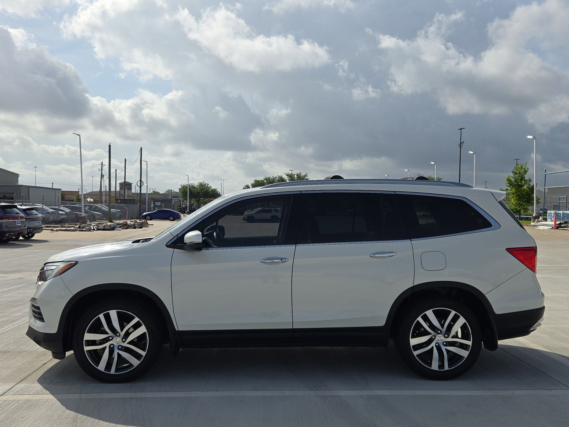 Used 2016 Honda Pilot Touring image 7