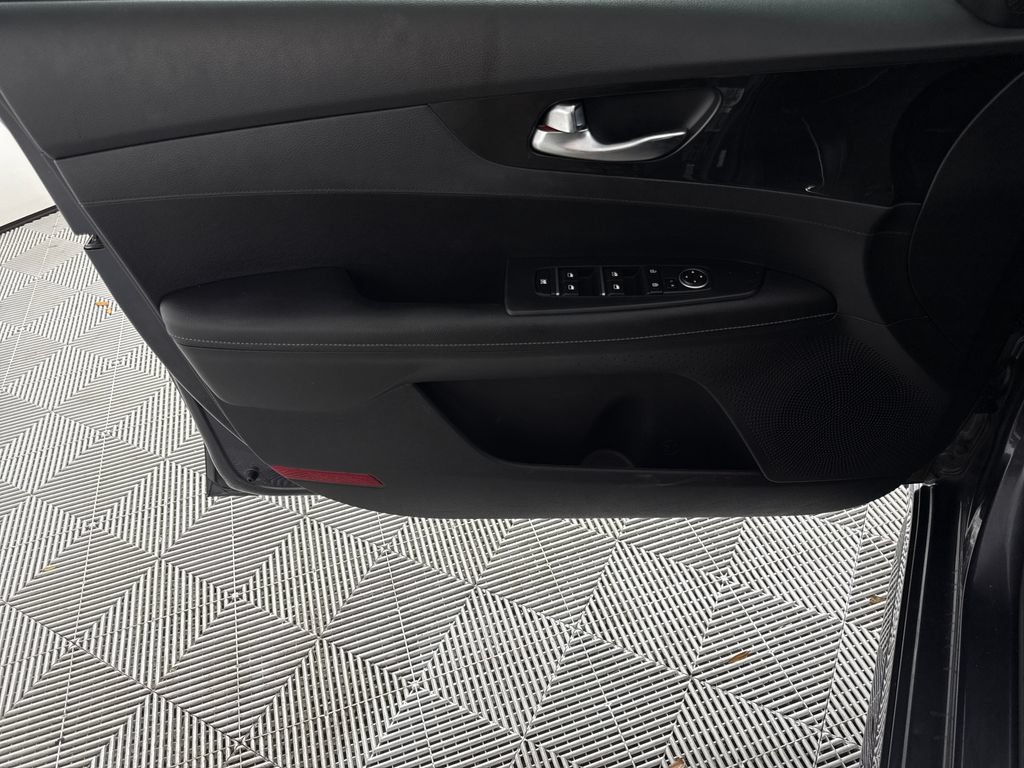 Used 2020 Kia Forte GT-Line FWD image 10