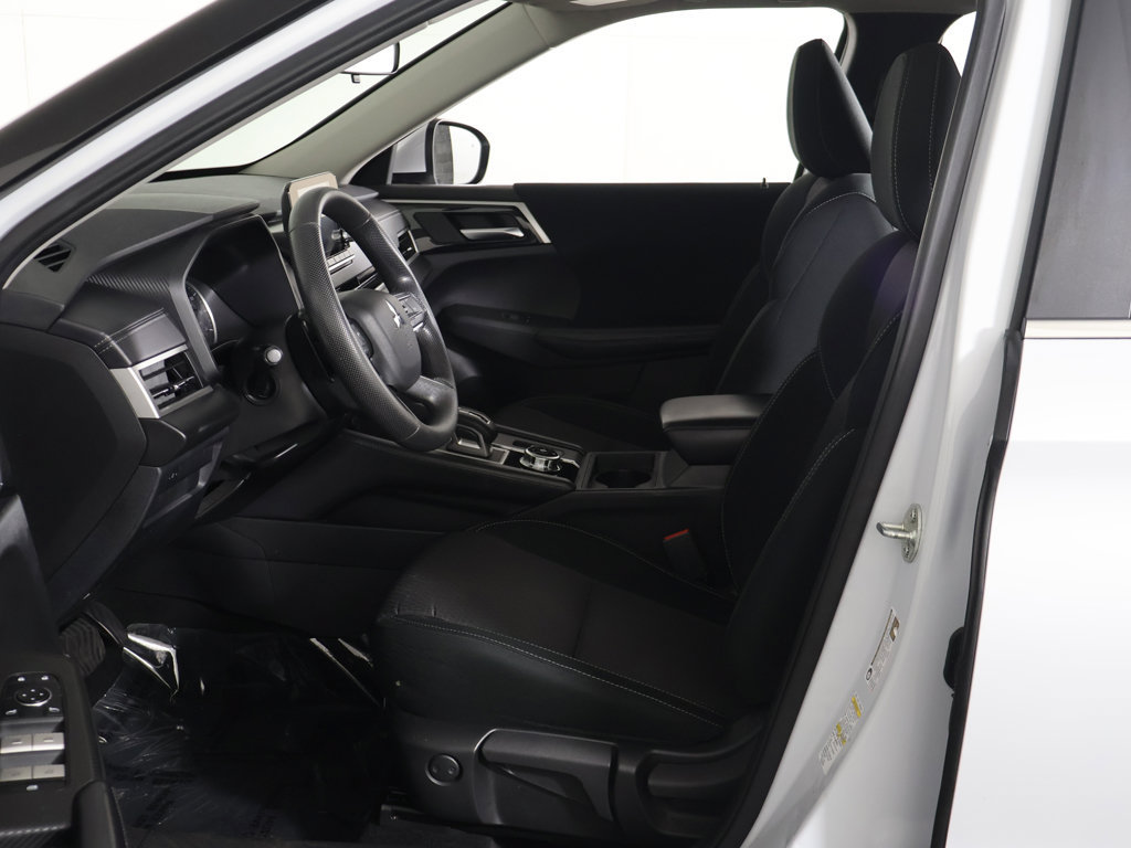 Used 2024 Mitsubishi Outlander ES AWD/4WD image 22