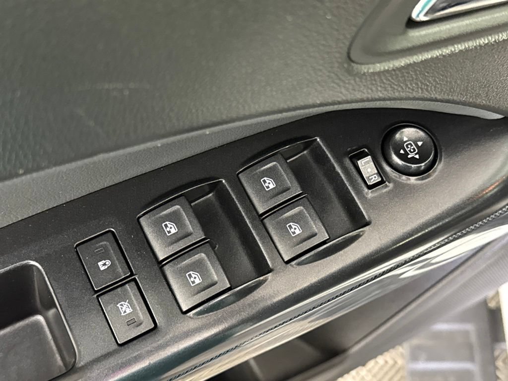 Used 2017 Chevrolet Colorado Z71 AWD/4WD image 33