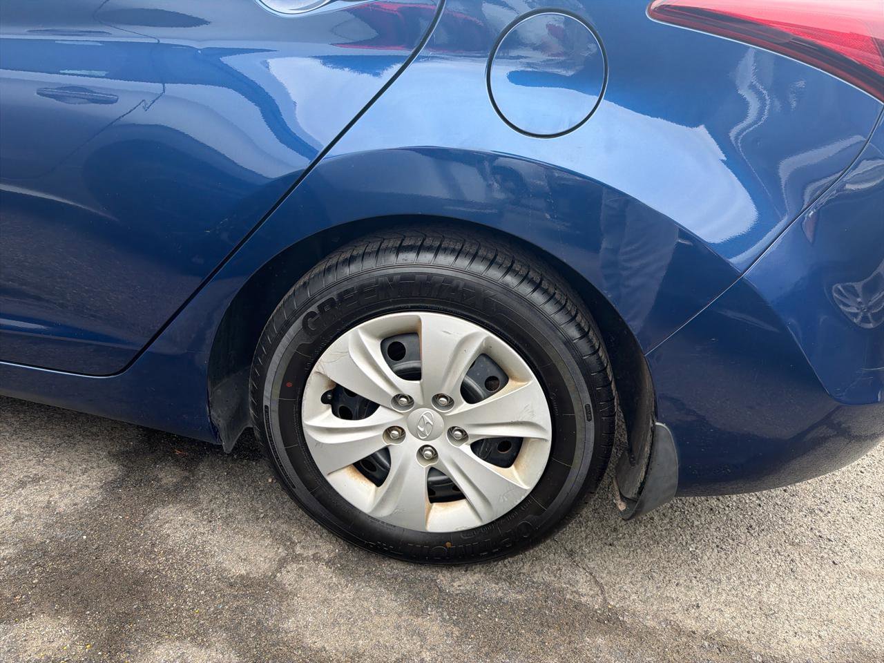 Used 2016 Hyundai Elantra SE image 12