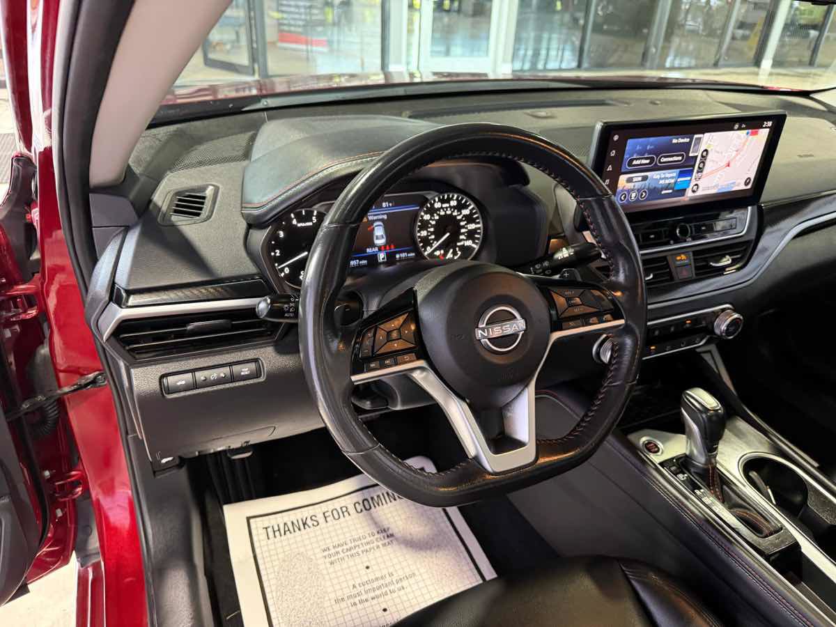 Used 2023 Nissan Altima 2.5 SR w/ SR Premium Package FWD image 30