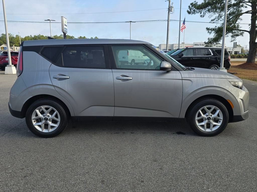 Used 2024 Kia Soul LX w/ Option Group 015 image 6