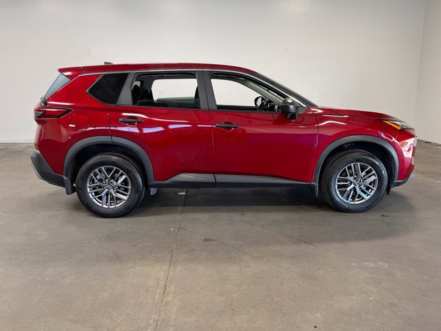 Used 2023 Nissan Rogue S AWD/4WD image 2