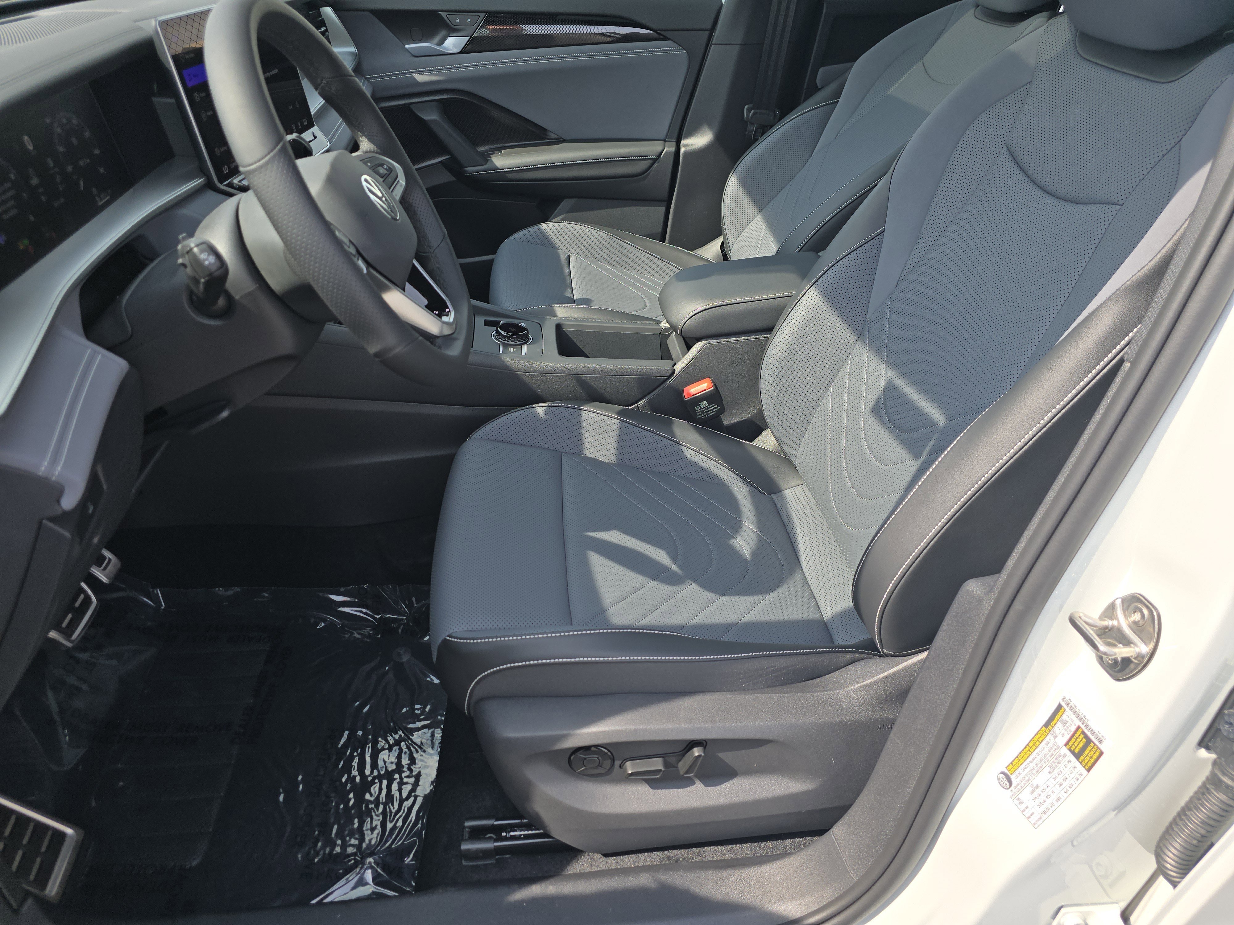 New 2026 Volkswagen Tiguan SE R-Line AWD/4WD image 19