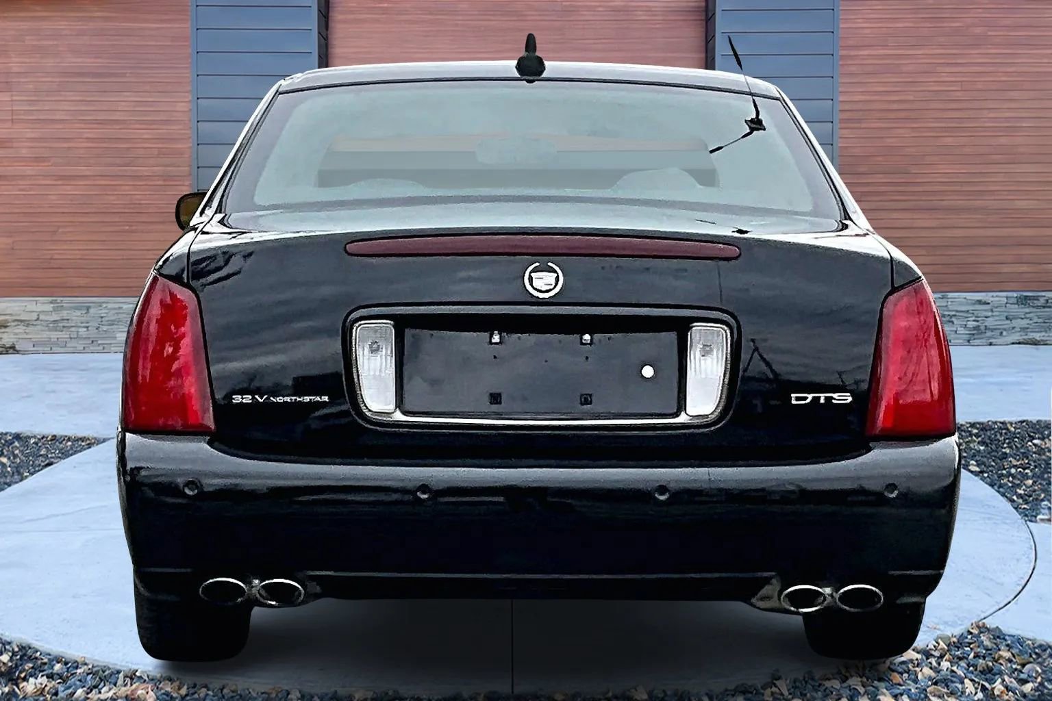 Used 2002 Cadillac De Ville DTS w/ Premium Equipment Pkg image 4