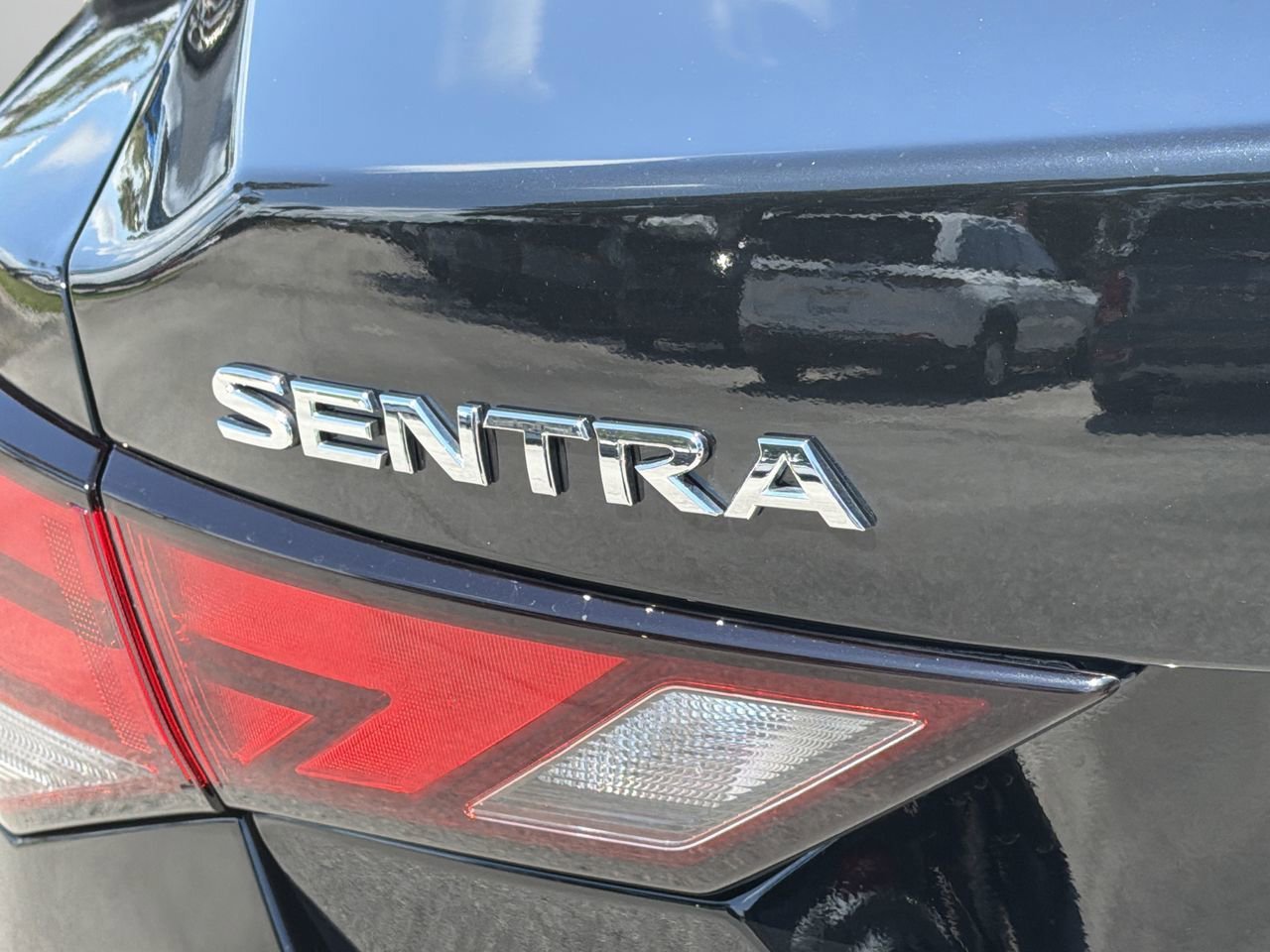 Used 2025 Nissan Sentra S FWD image 9
