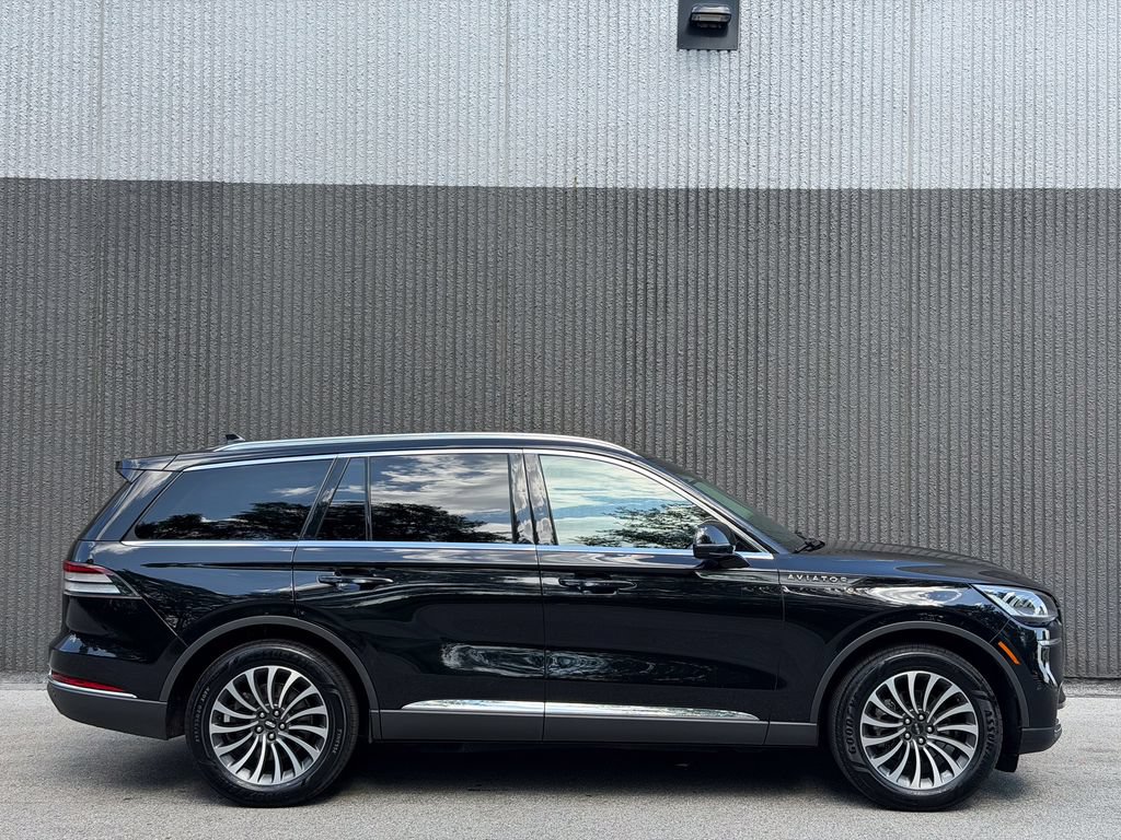 Used 2023 Lincoln Aviator Reserve w/ Elements Package Plus AWD/4WD image 8