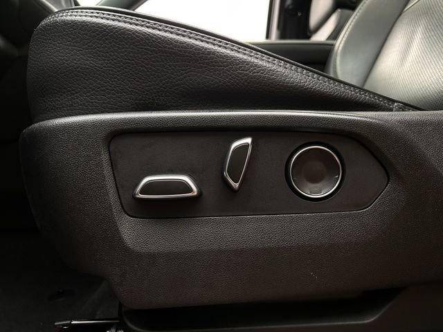 Used 2021 GMC Yukon Denali w/ Denali Premium Package image 30