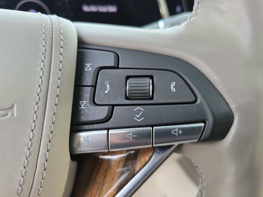 Used 2023 Cadillac Escalade Premium Luxury Platinum w/ LPO, Radiant Package AWD/4WD image 33
