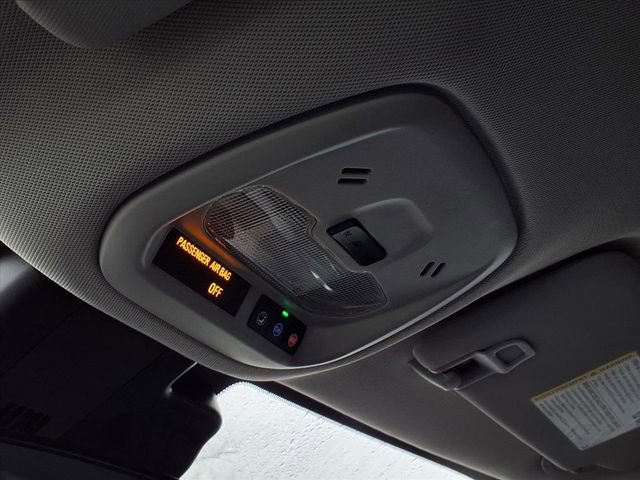 Used 2025 Chevrolet Trax LT w/ LT Convenience Package image 18