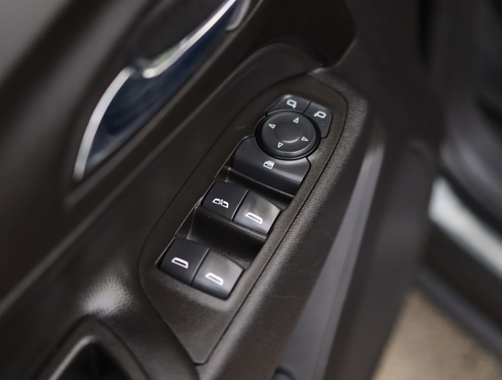 Used 2020 Chevrolet Equinox LT FWD image 23